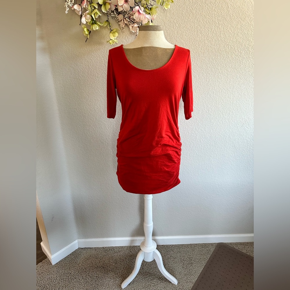 A Pea in the Pod red short sleeve top size XS